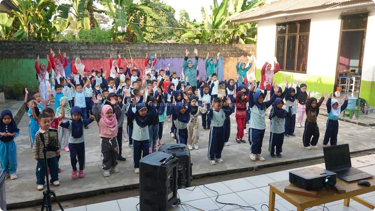 Pagi Ceria HAN 2025 di TK Faaqihatul Qolbi Kelapa : Meriahkan Hari Anak Dengan Semangat